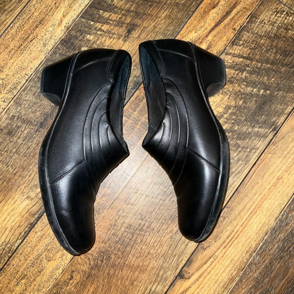 Clarks Bendable Ankle Booties Slip On Size 8m Col… - image 3